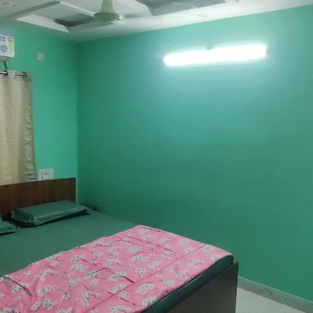 Ruhithahomestay- Ac Rooms-Free Wifi- Android Tv - Near To Alipiri- Door Service ตีรูปาติ ภายนอก รูปภาพ